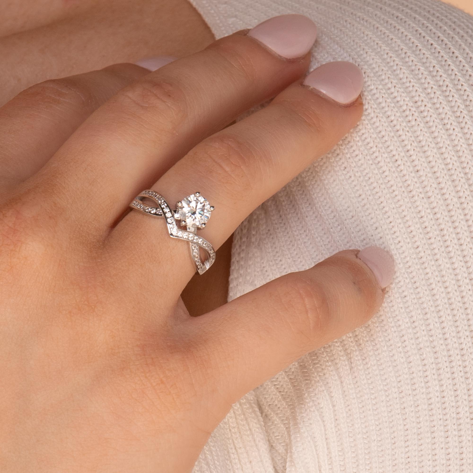 1 ct The Luna Moissanite Diamond Engagement Ring - Camile & Stone