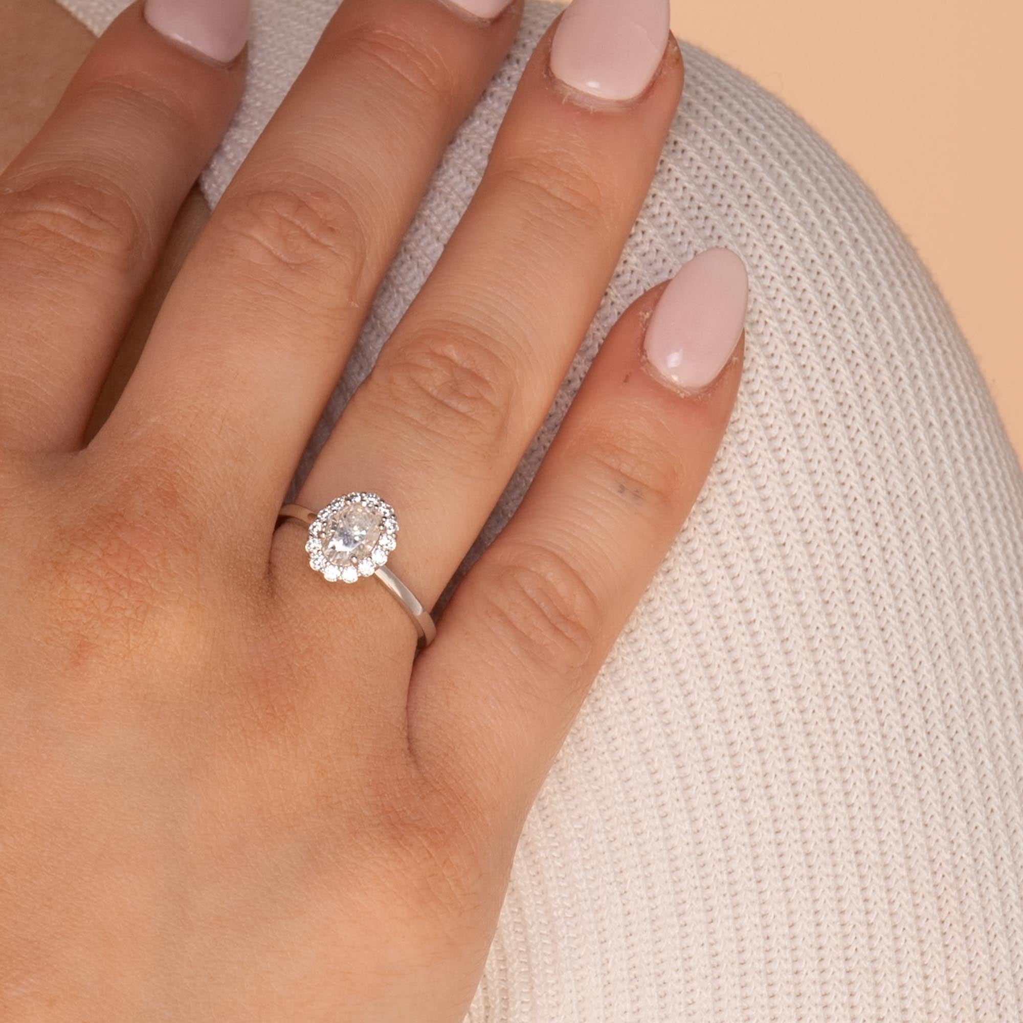 1.0 ct Oval Moissanite Diamond Ring - Camile & Stone