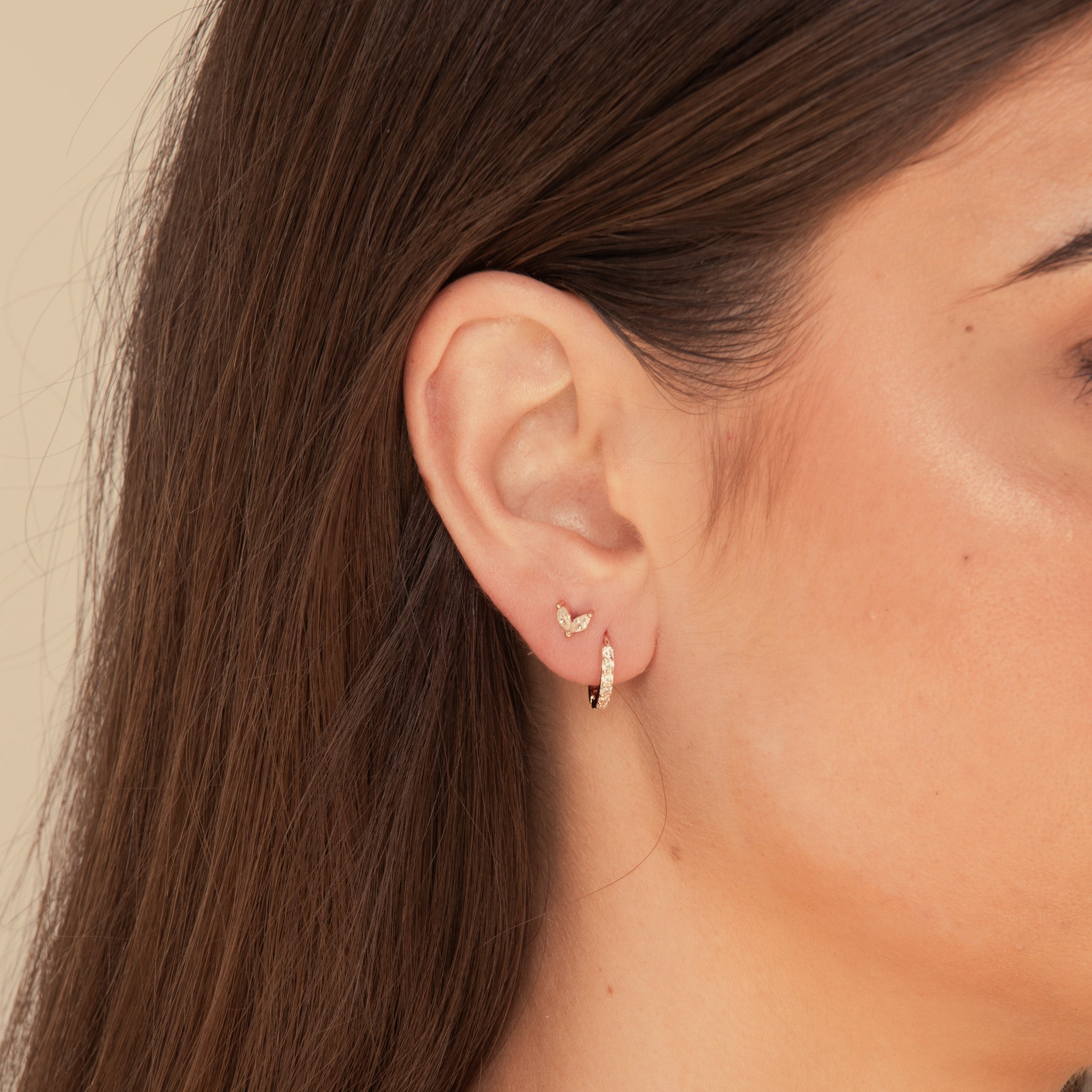 Basic Sapphire Huggie Hoop Earrings - Camile & Stone