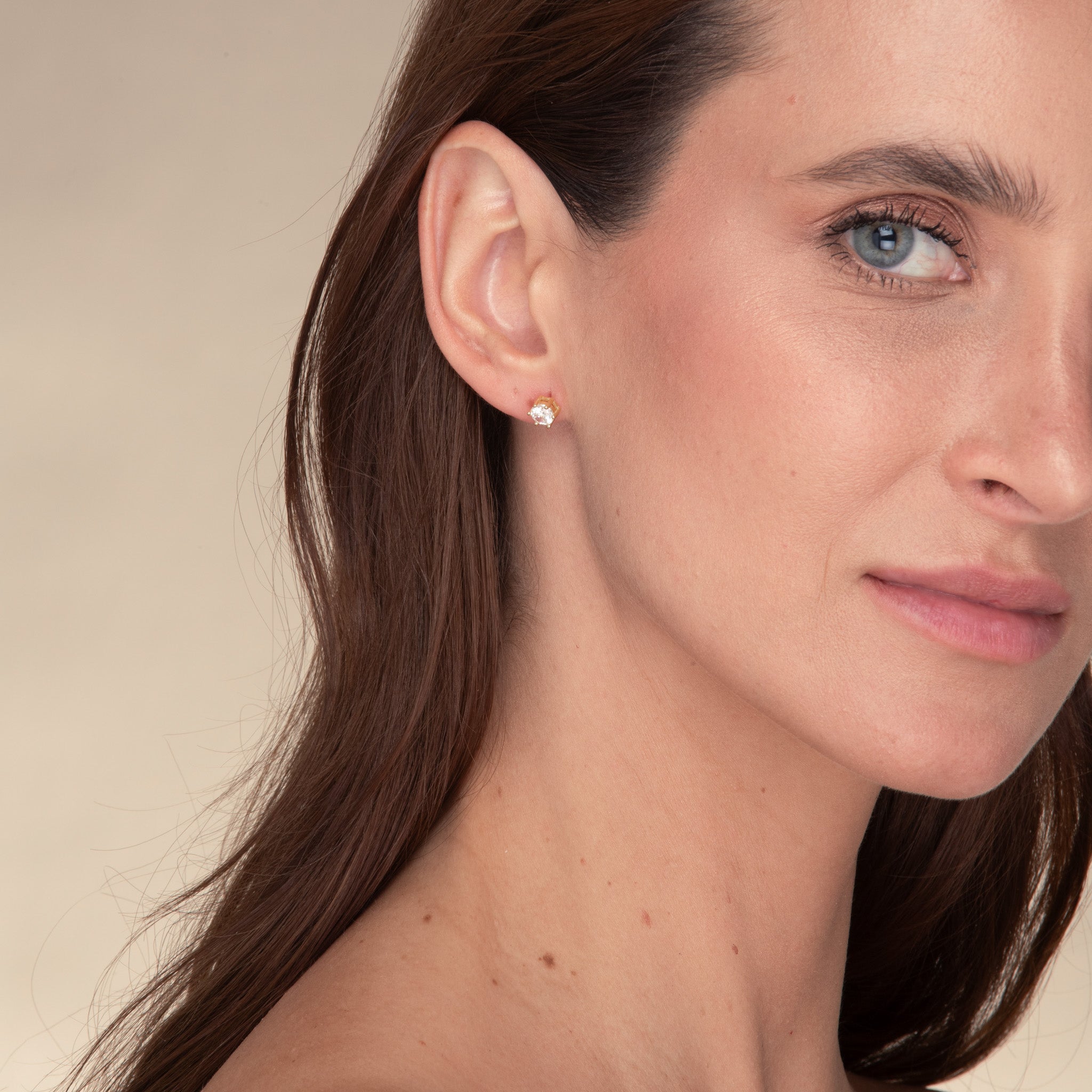 Classic 6 Claw Sapphire Stud Earrings - Camile & Stone