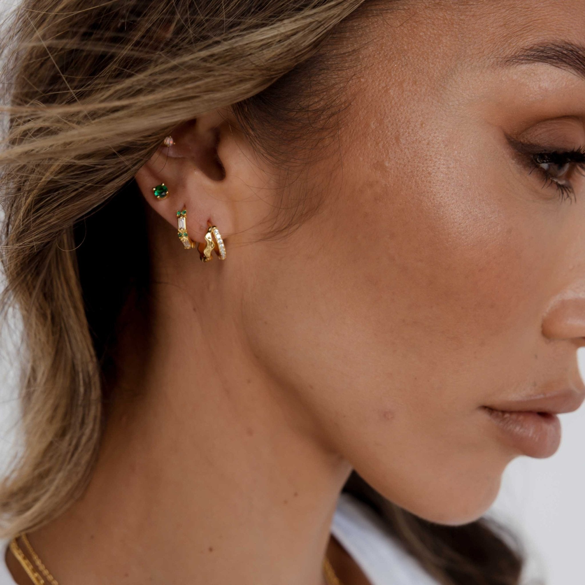 Classic Birthstone Earrings May - Camile & Stone