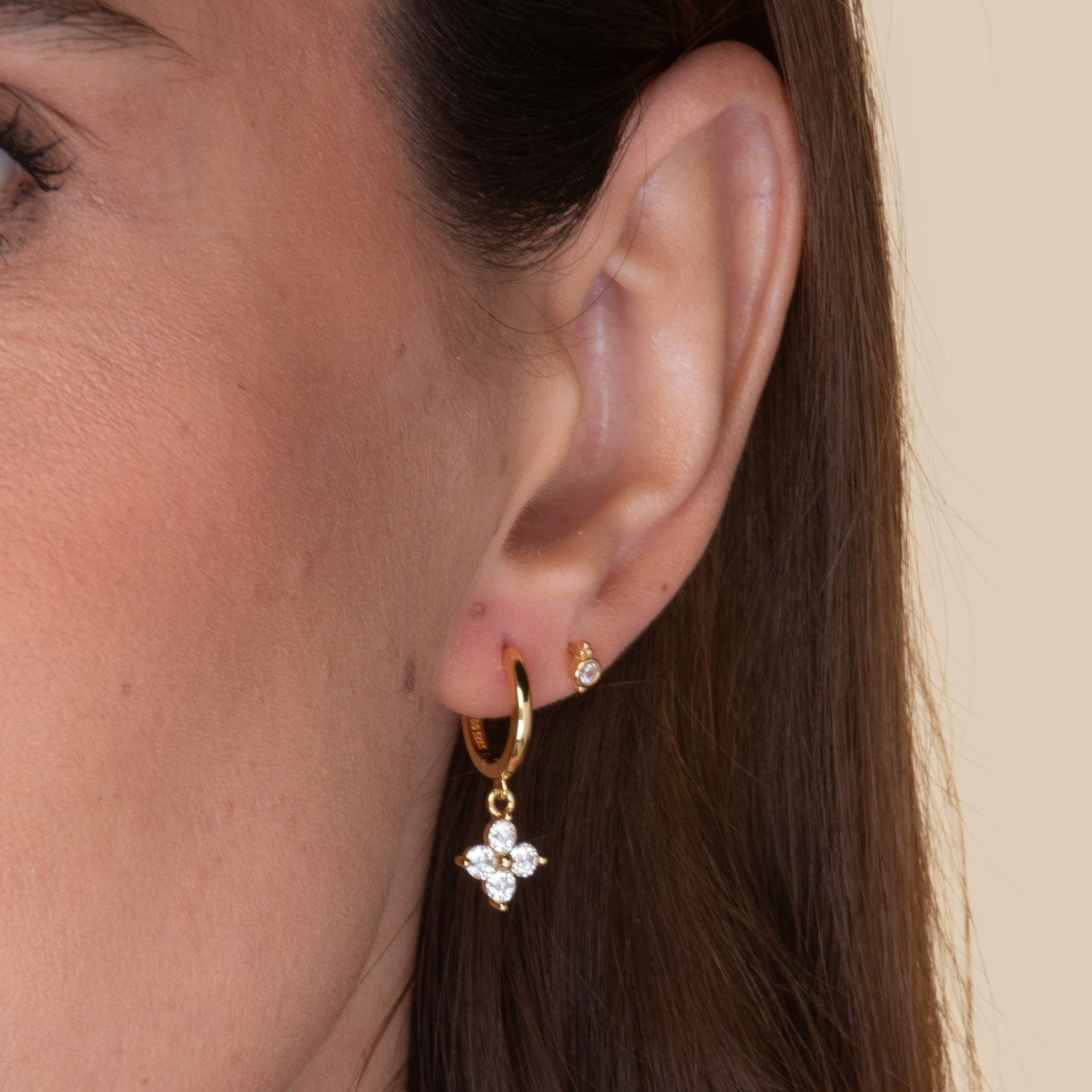 Clover Sapphire Moissanite Hoop Earrings - Camile & Stone