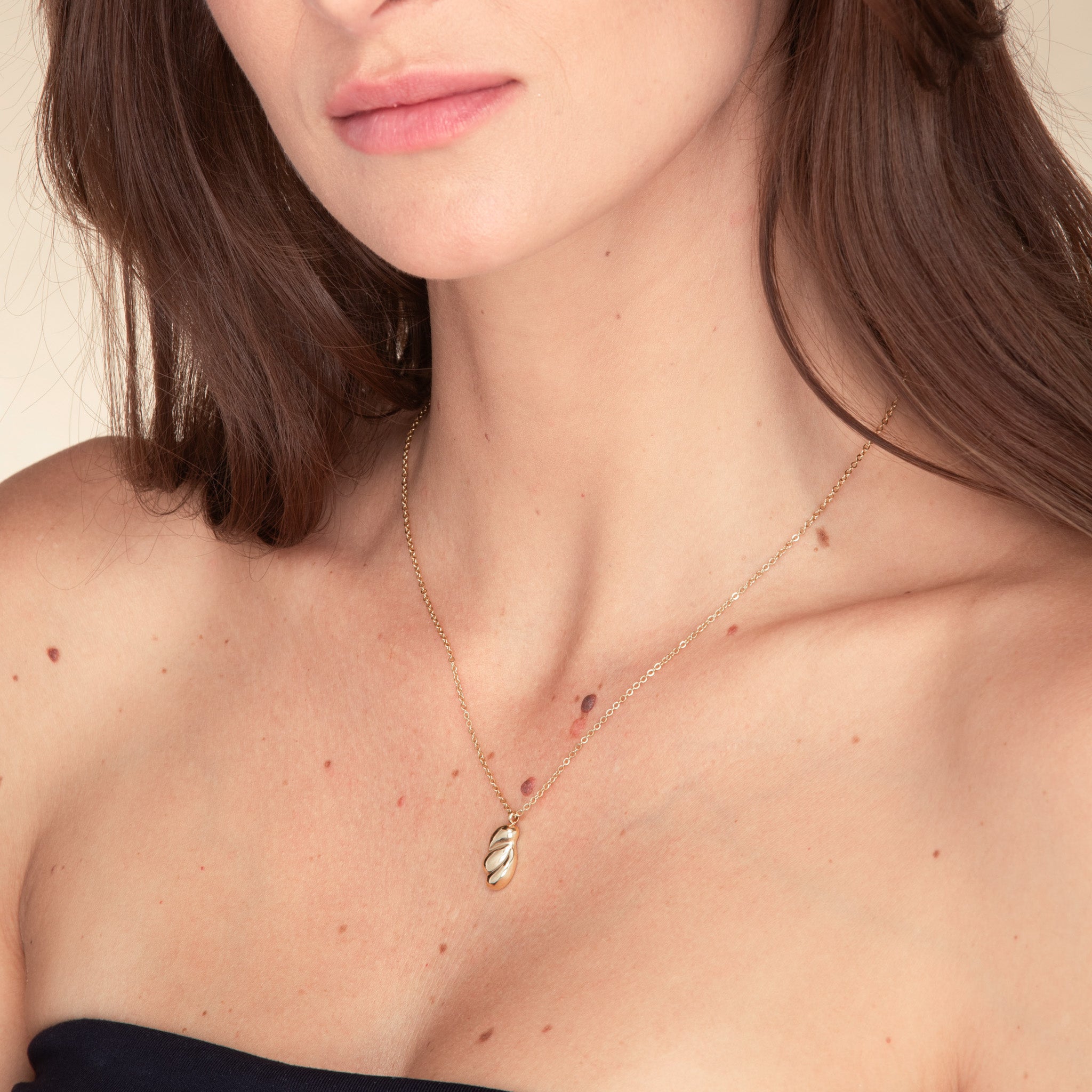 Croissant Dome Necklace - Camile & Stone