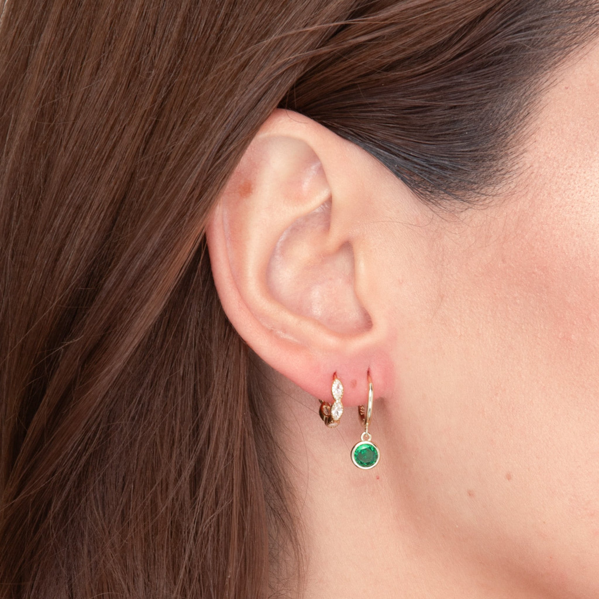 Emerald Circle Dangle Huggie Earrings - Camile & Stone