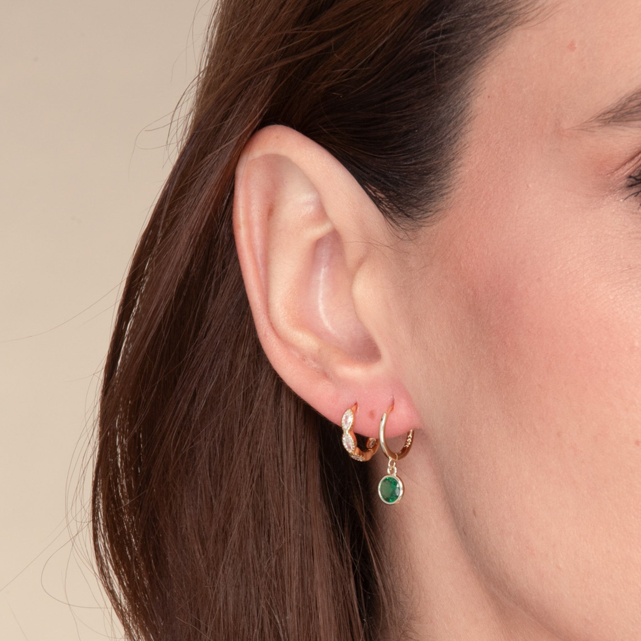 Emerald Circle Dangle Huggie Earrings - Camile & Stone