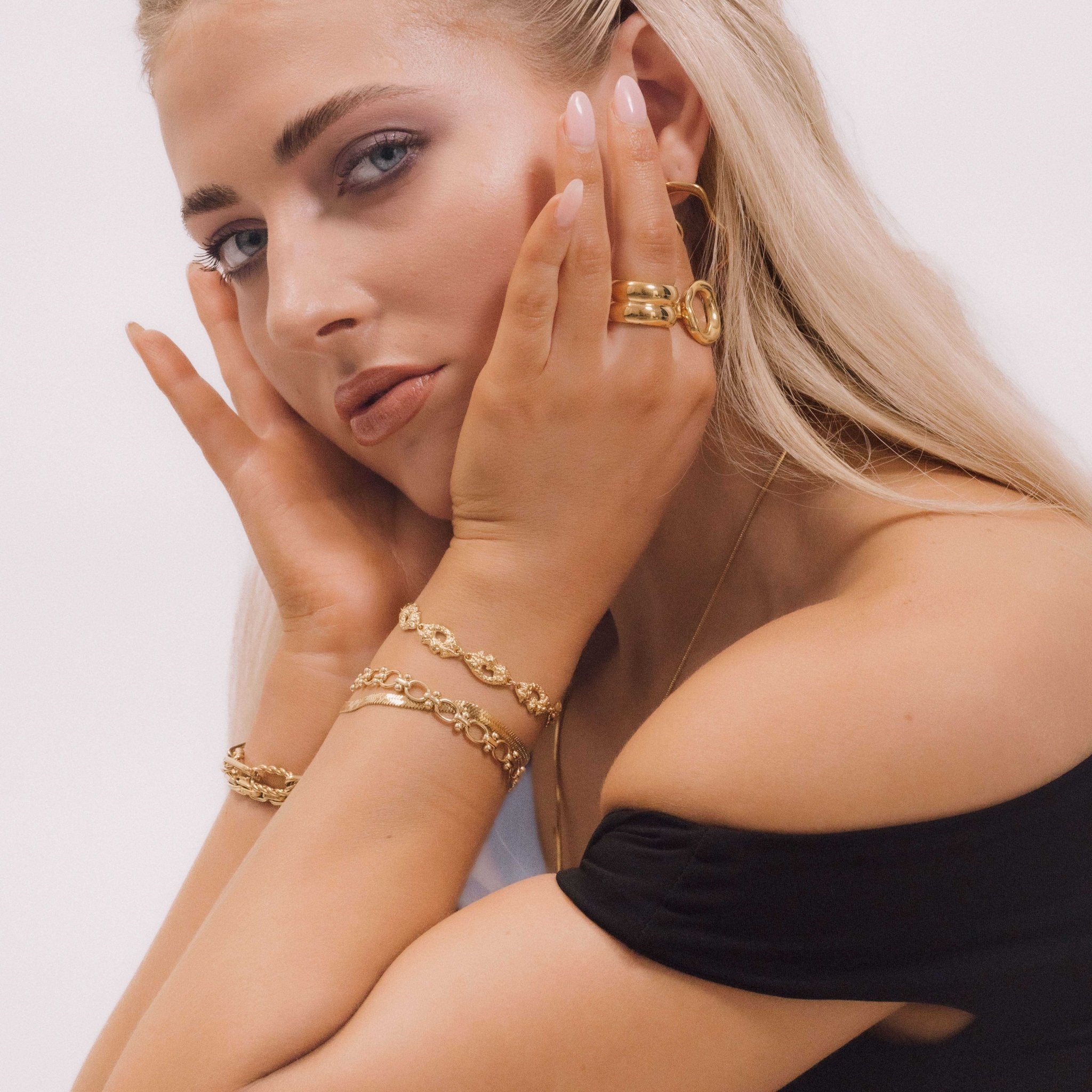 Eternity Loop Statement Ring - Camile & Stone