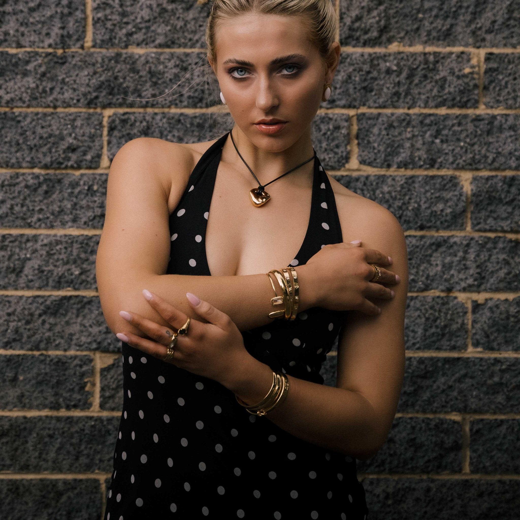 Heart Zirconia Hinged Bangle Bracelet - Camile & Stone