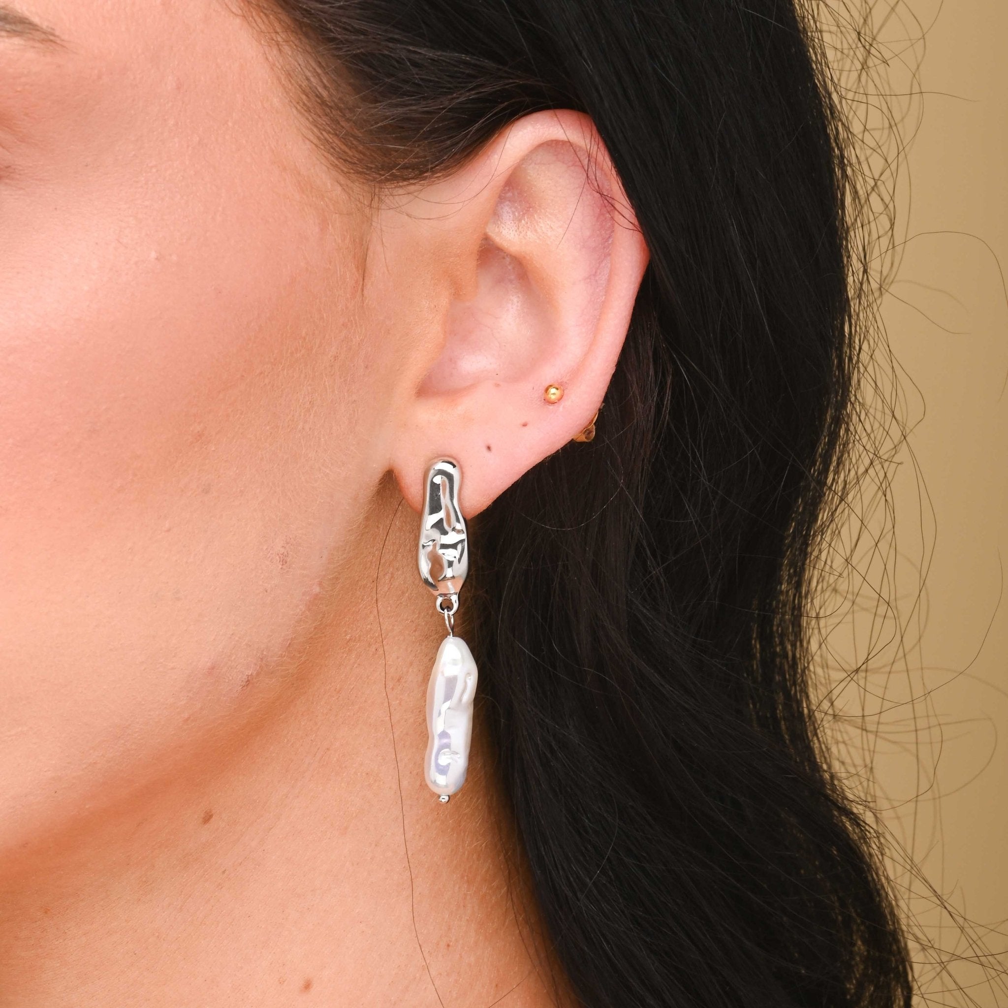Kai Molten Pearl Drop Earrings - Camile & Stone
