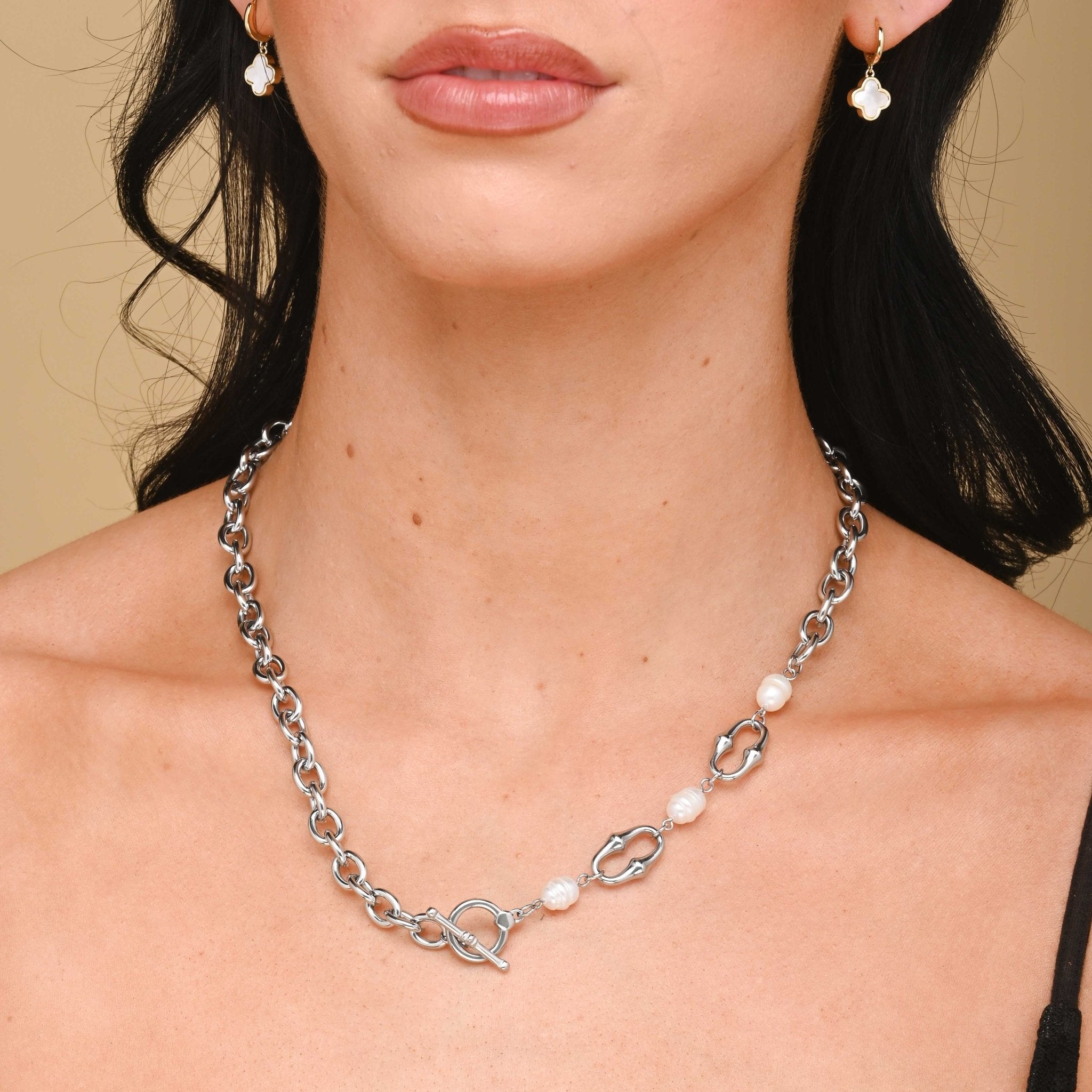 Kelly Pearl Toggle Statement Necklace - Camile & Stone
