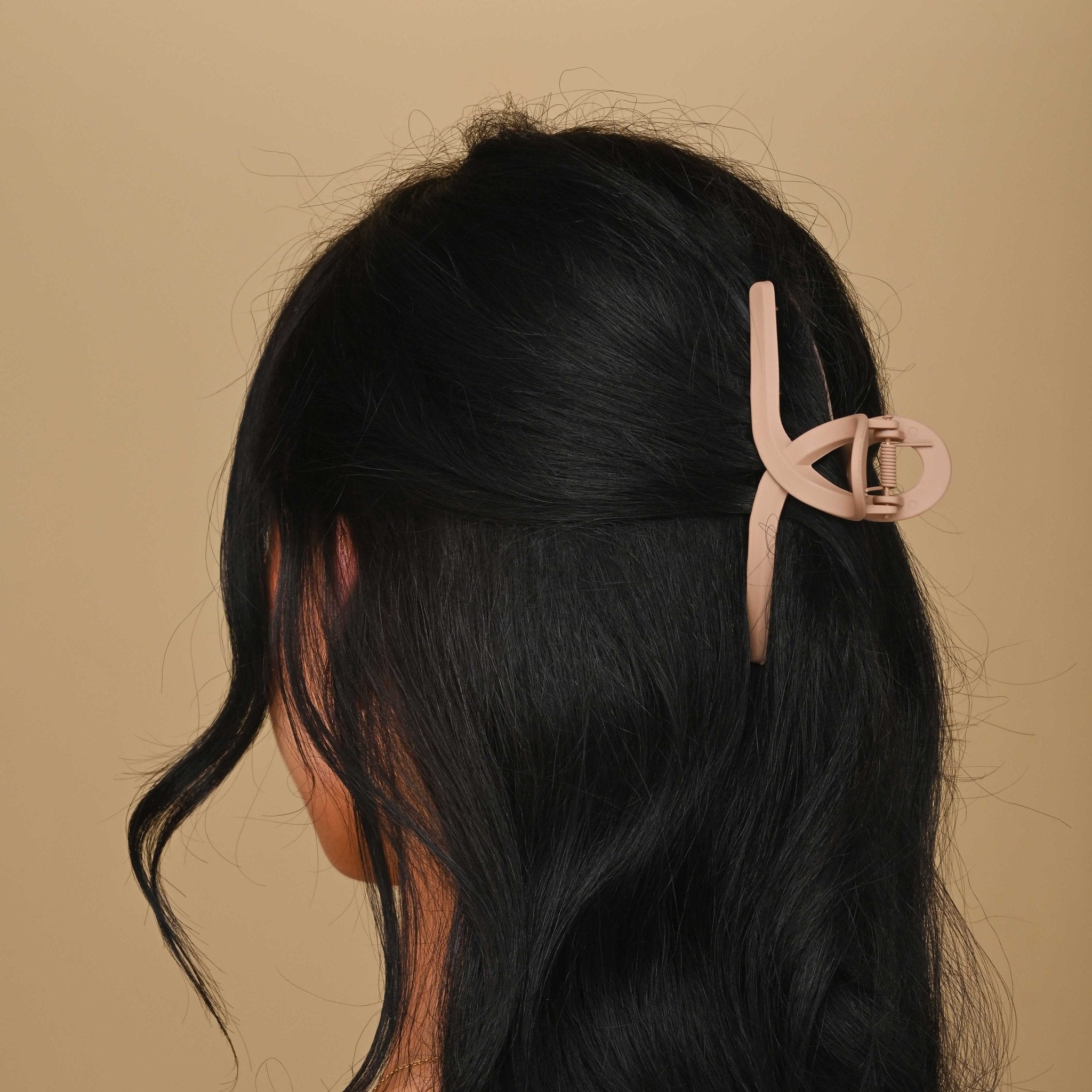 Loop Hair Claw Clip - Camile & Stone