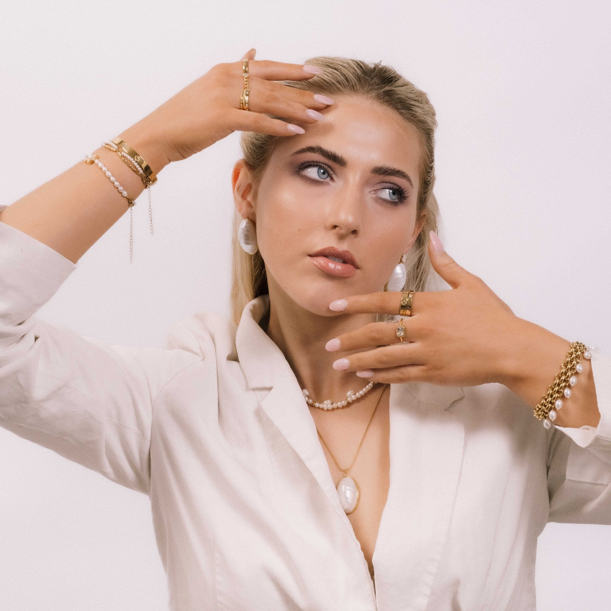 Nara Pearl Chunky Statement Bracelet - Camile & Stone