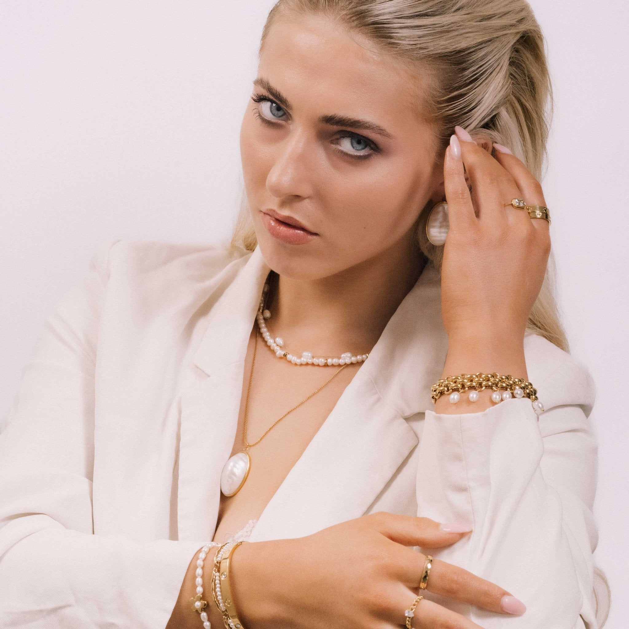 Nara Pearl Chunky Statement Bracelet - Camile & Stone