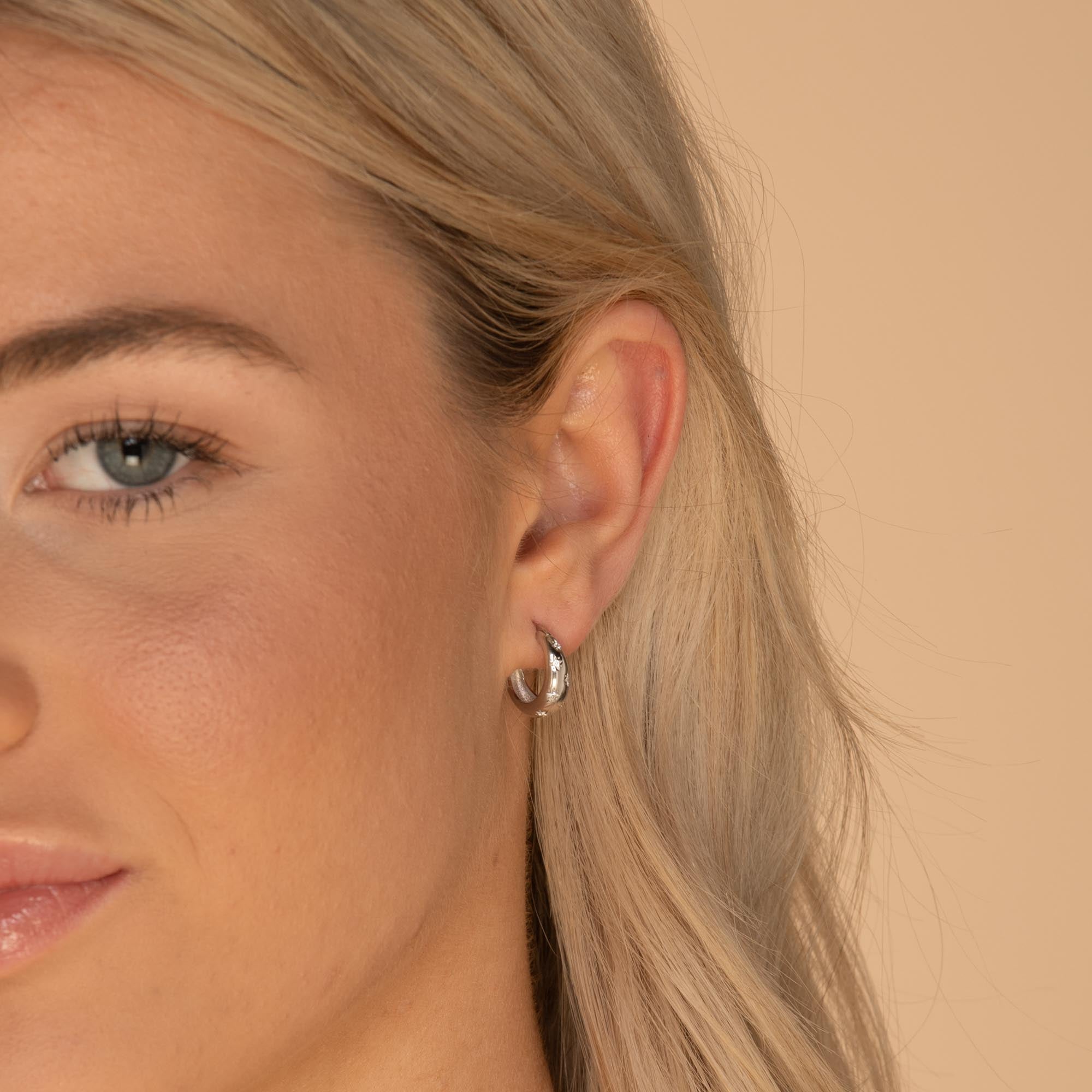 North Star Thick Sapphire Huggie Earrings - Camile & Stone