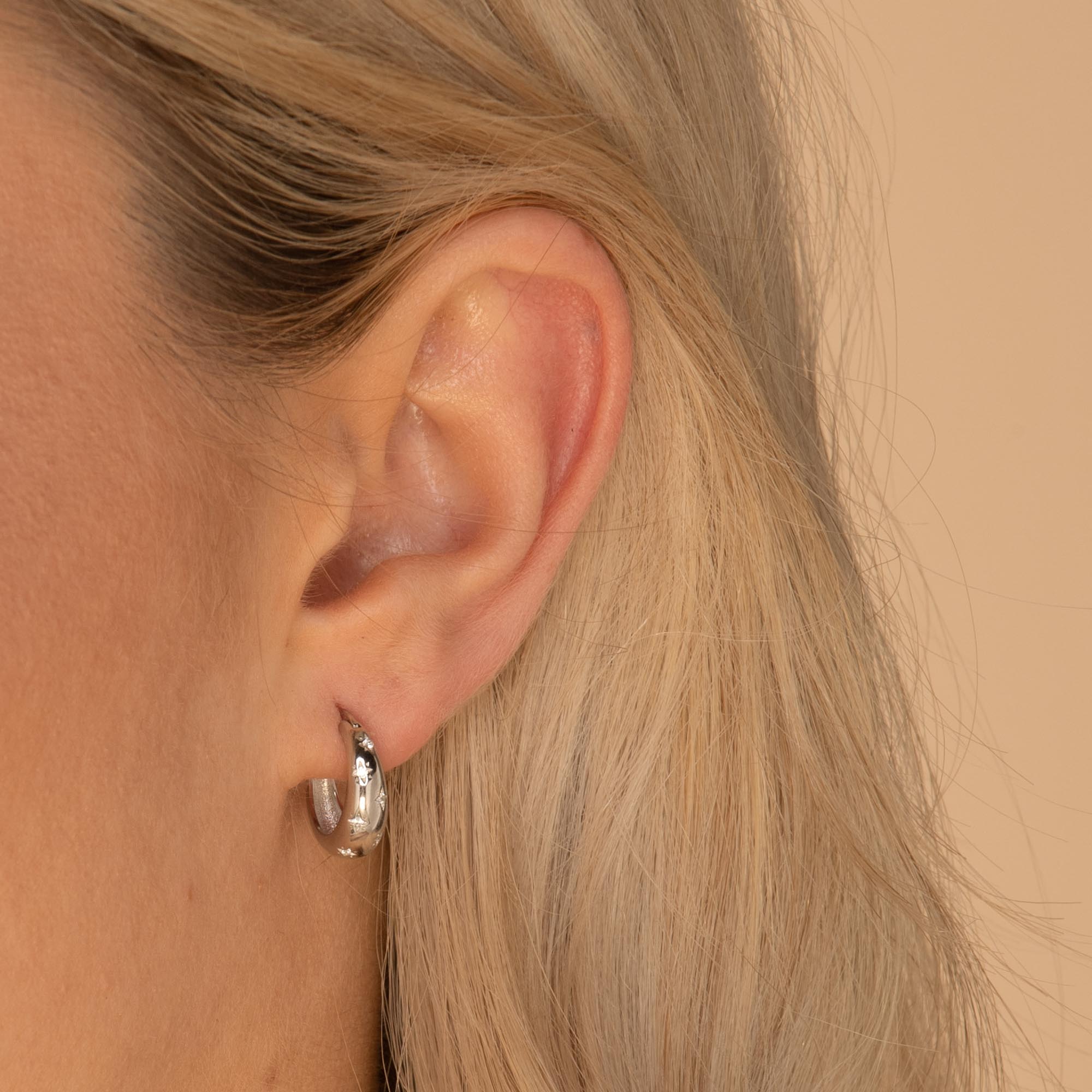 North Star Thick Sapphire Huggie Earrings - Camile & Stone