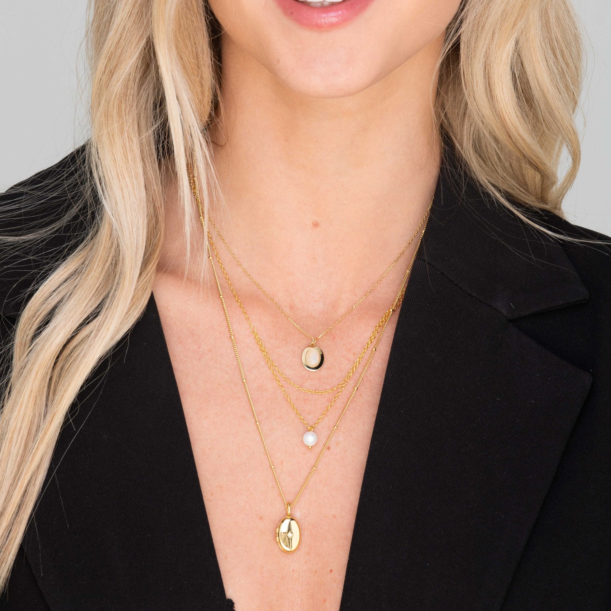 Oval Moonstone Pendant Necklace - Camile & Stone