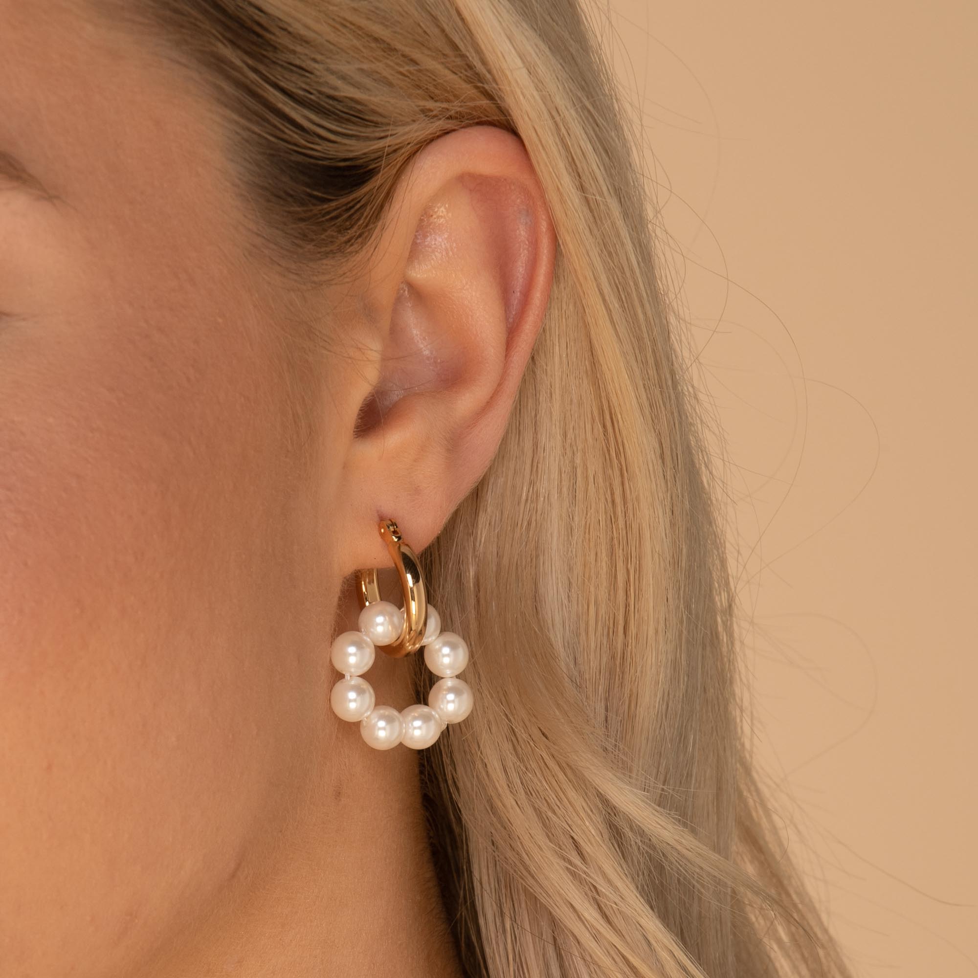 Pearl Interlocked Hoop Earrings - Camile & Stone