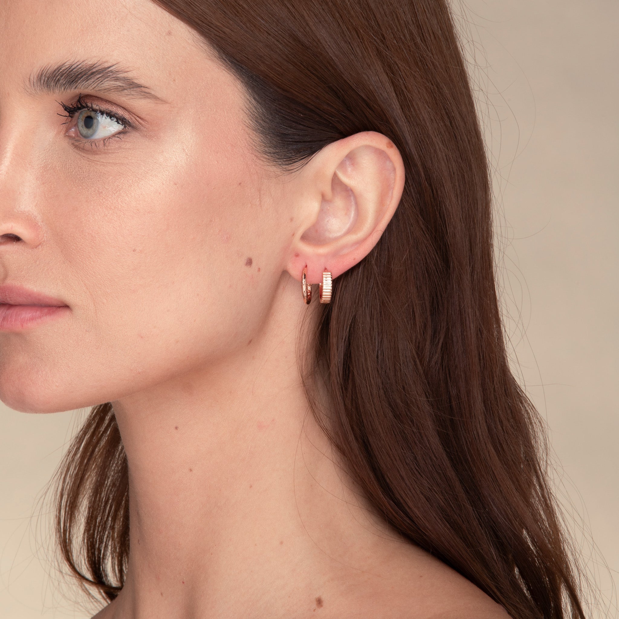 Ridges Huggie Earrings - Camile & Stone