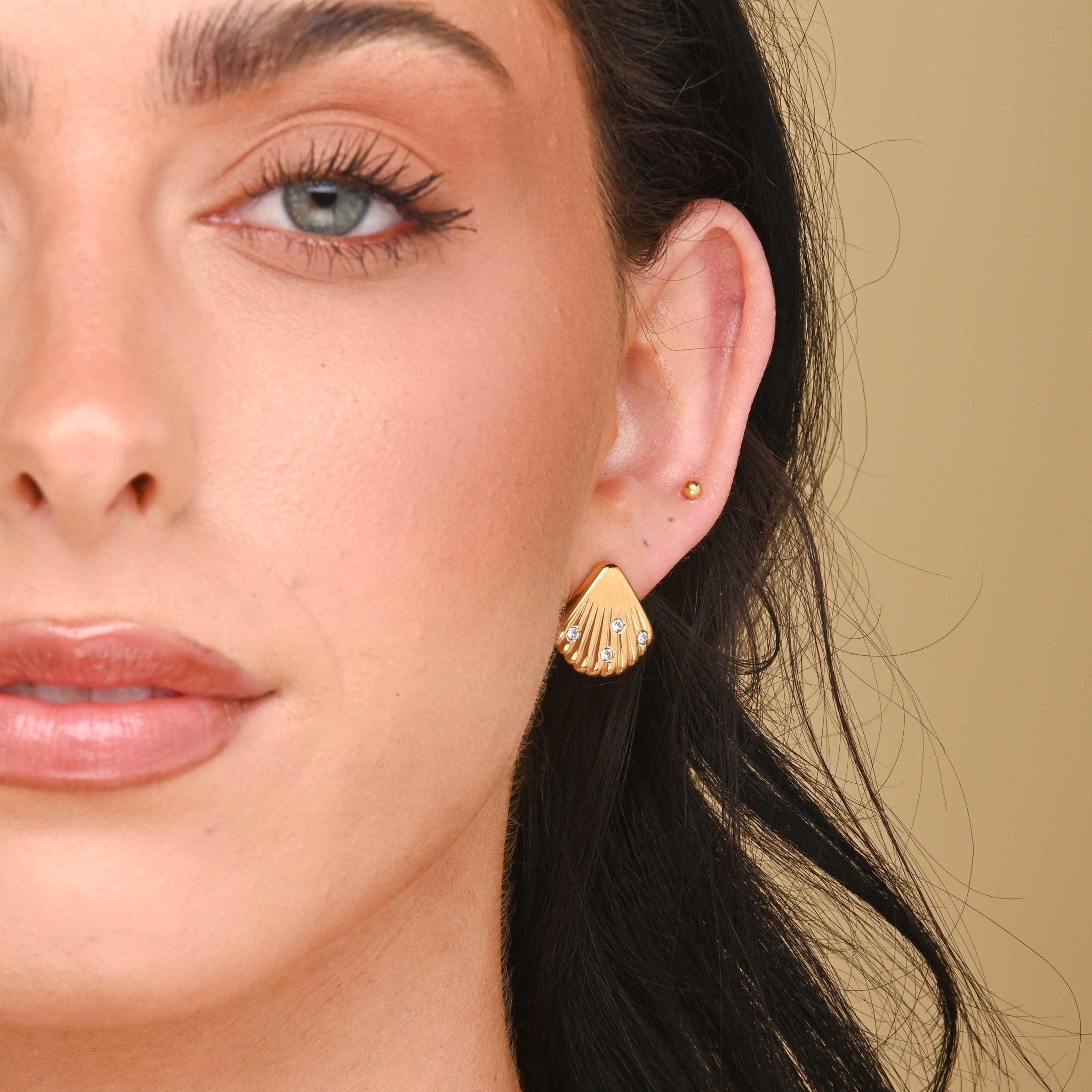 Shell Statement Zirconia Earrings - Camile & Stone