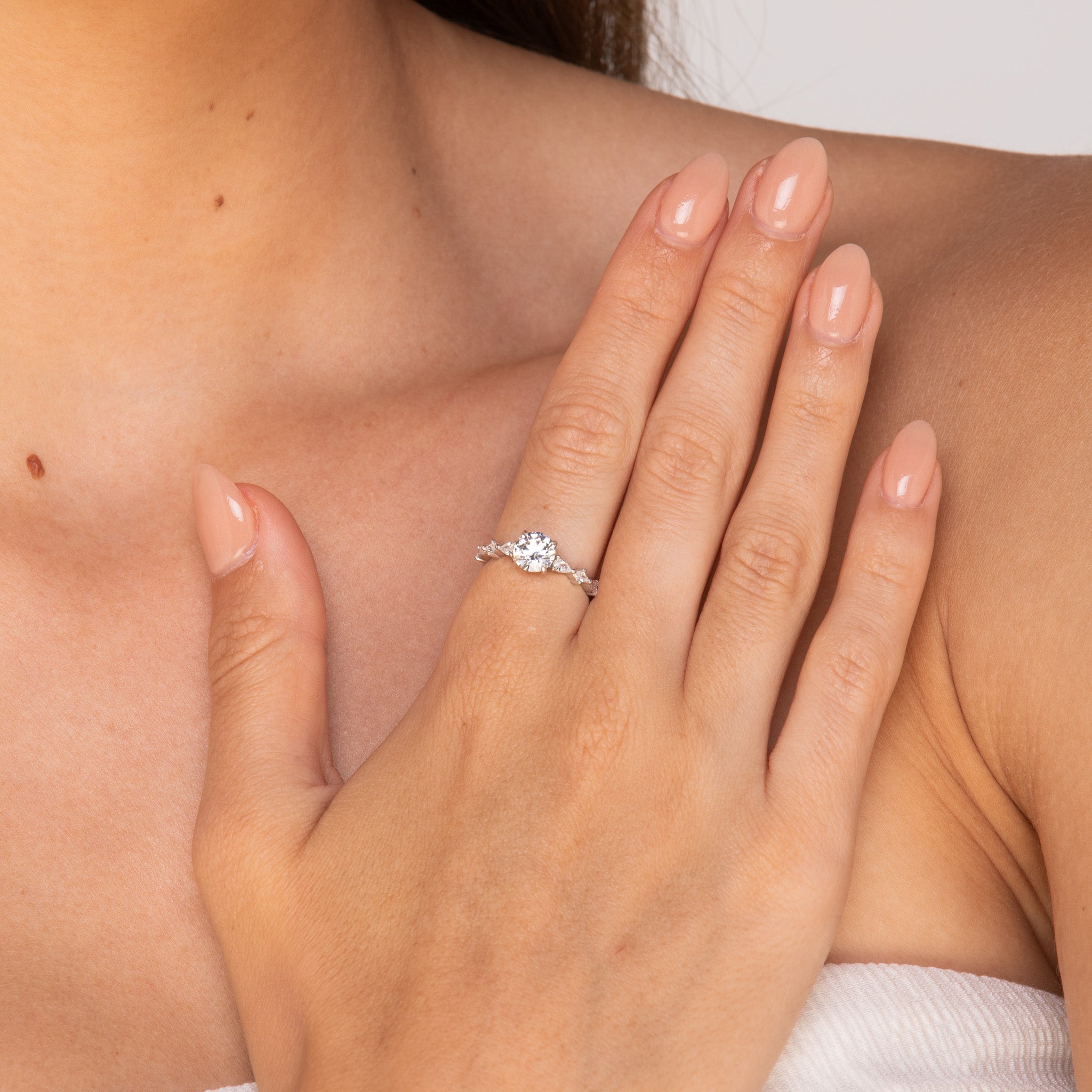 The Poppy Round Sapphire Engagement Ring - Camile & Stone