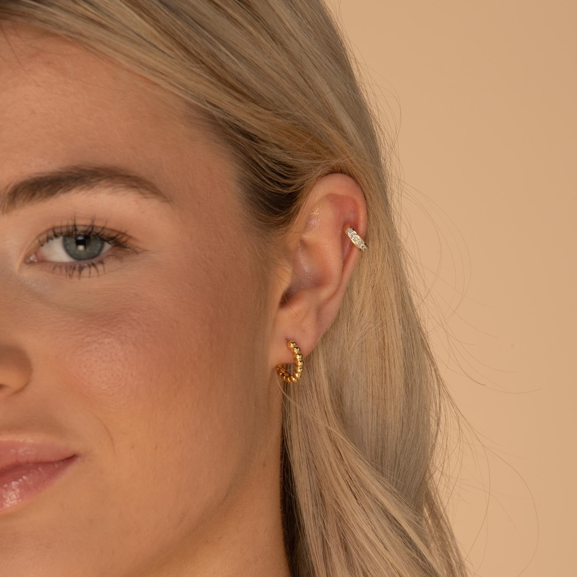 Thick Dot Huggie Earrings - Camile & Stone