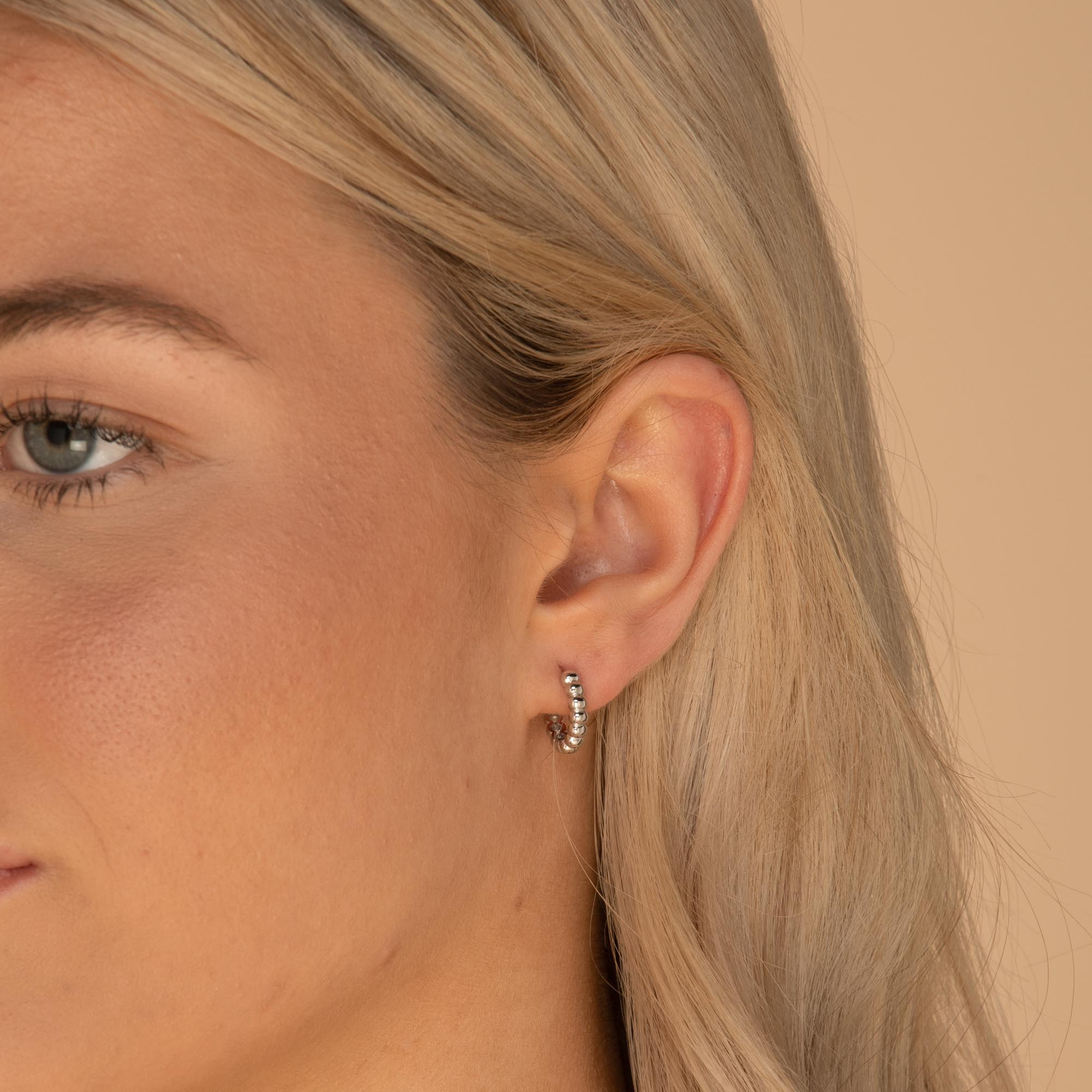 Thick Dot Huggie Earrings - Camile & Stone