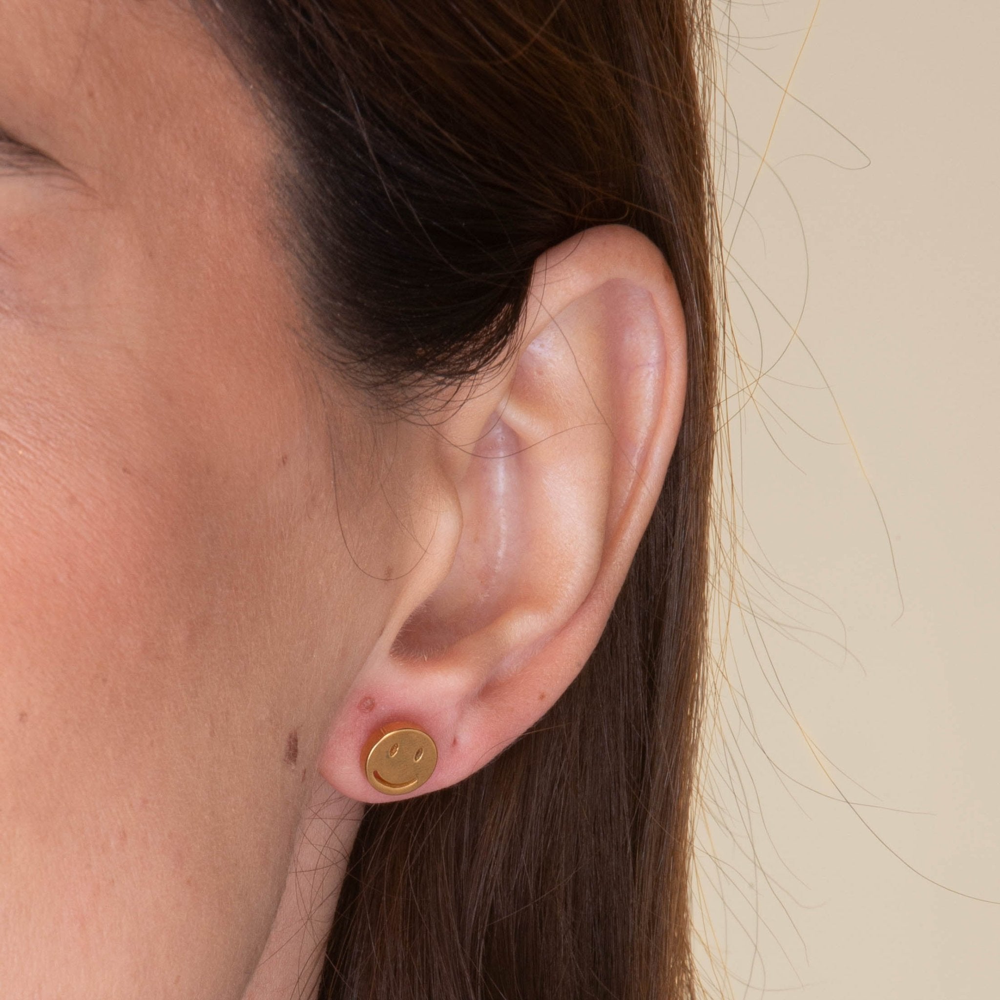 Unisex Smiley Face Stud Earrings - Camile & Stone