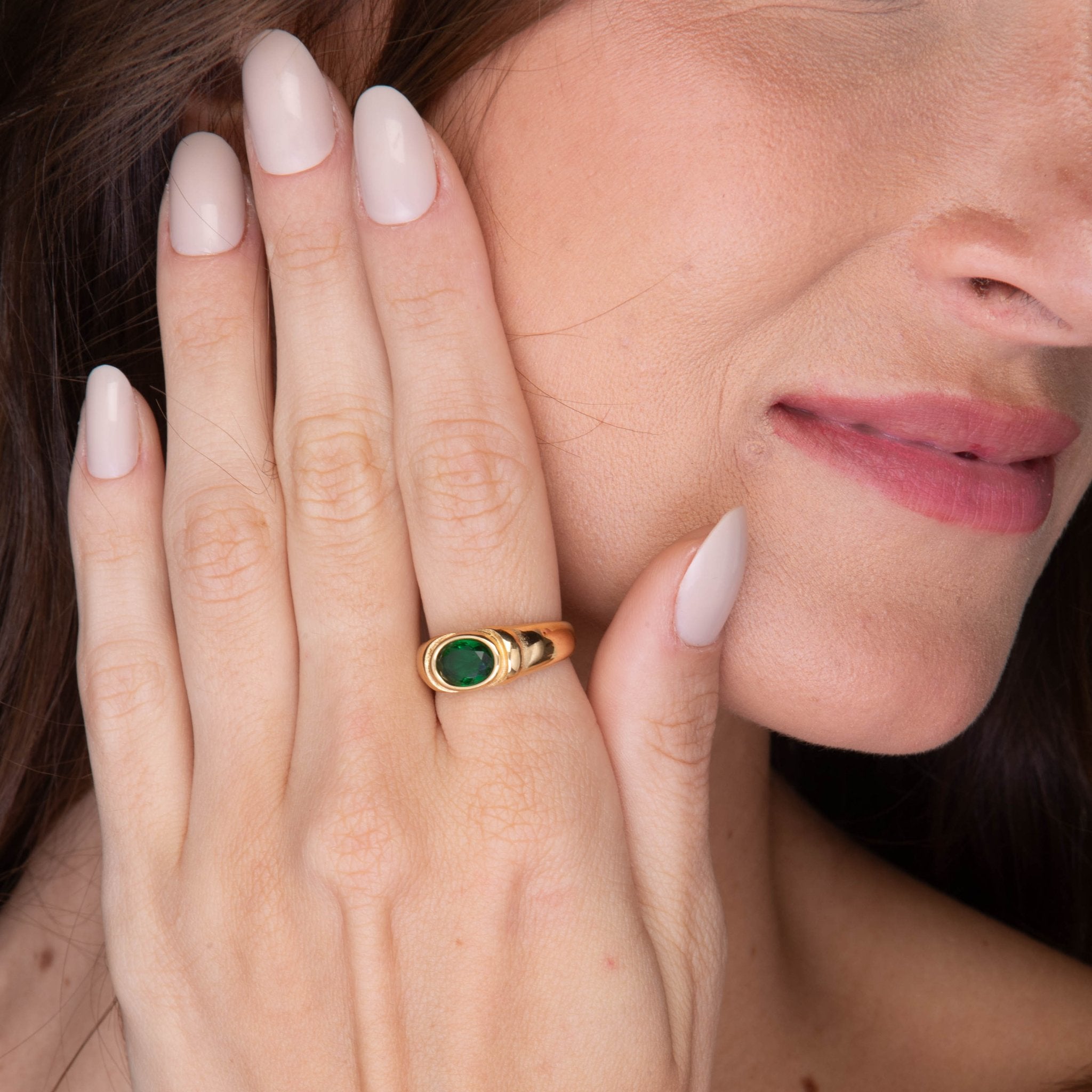Vintage Oval Emerald Statement Ring - Camile & Stone