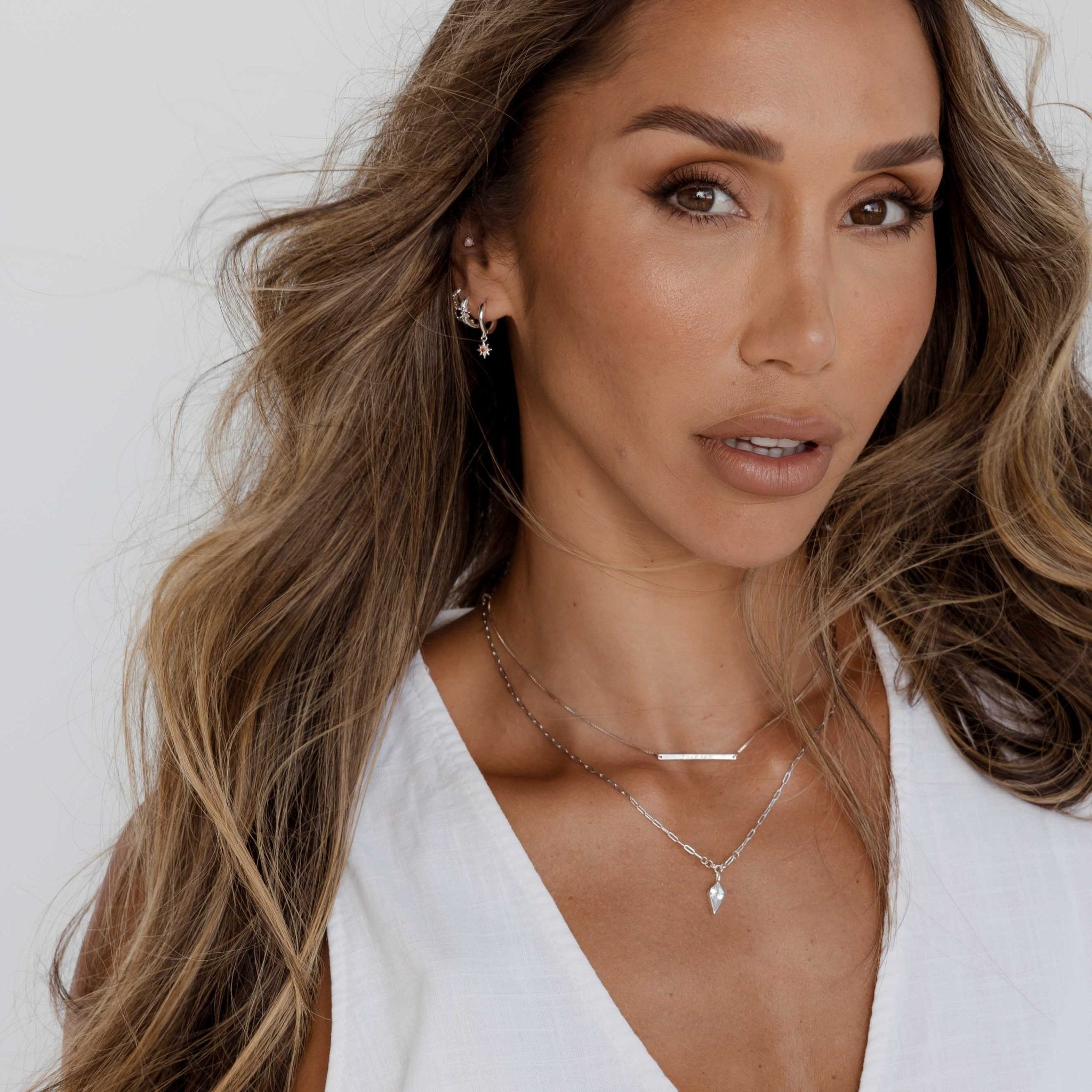 YOUR SZN Bar Necklace - Camile & Stone