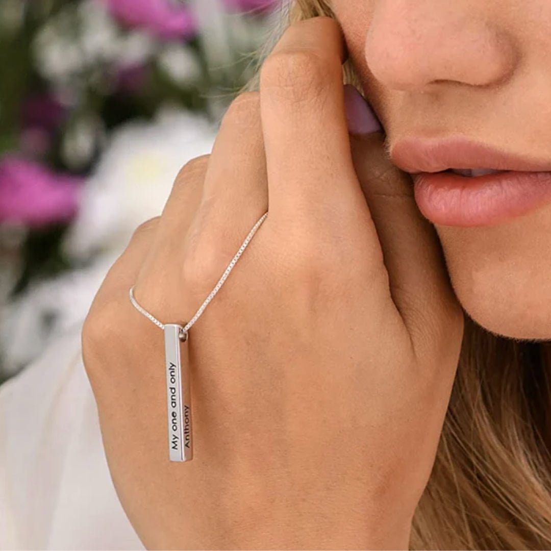 Pillar Bar Name Necklace - Camile & Stone