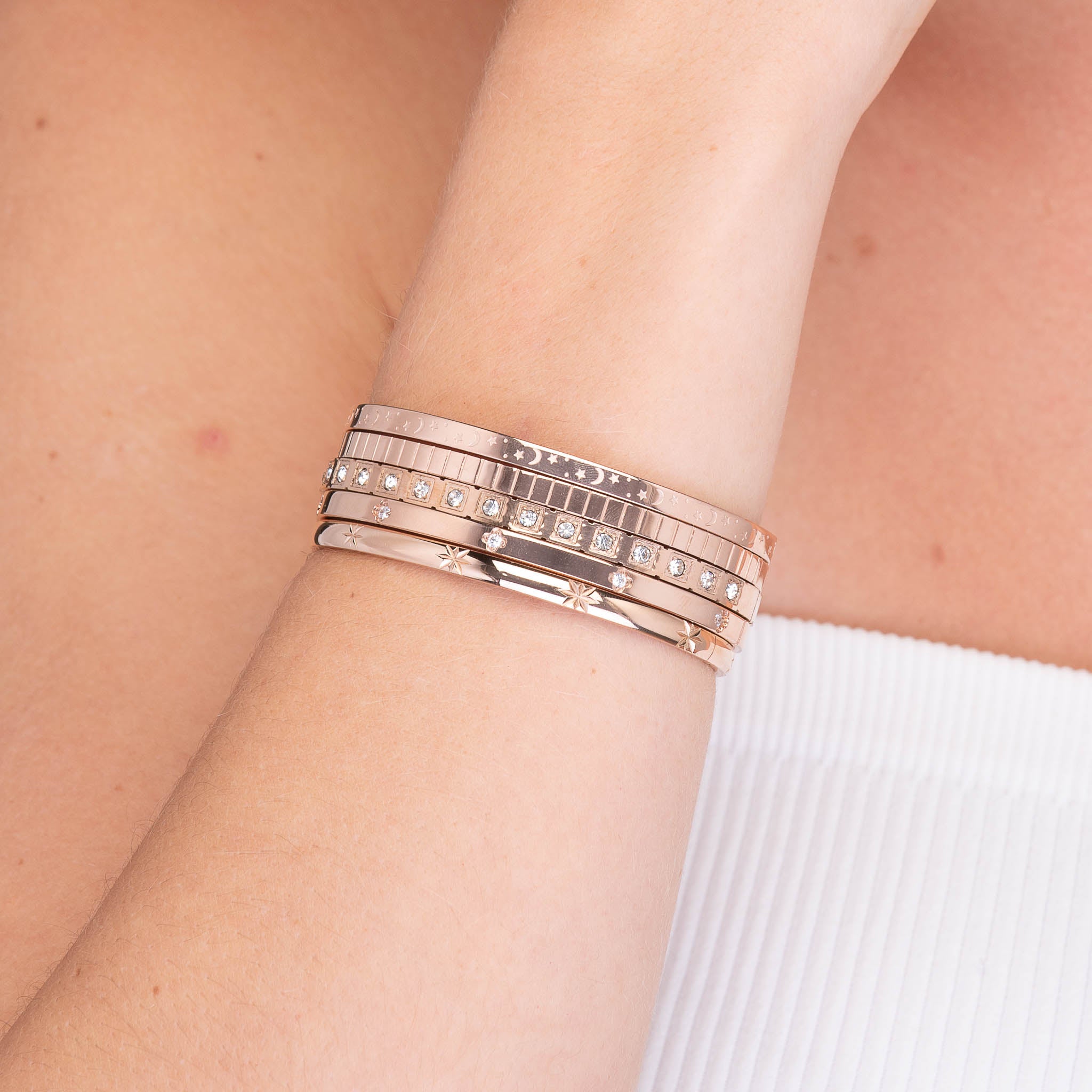 Ridges Hinged Bangle Bracelet