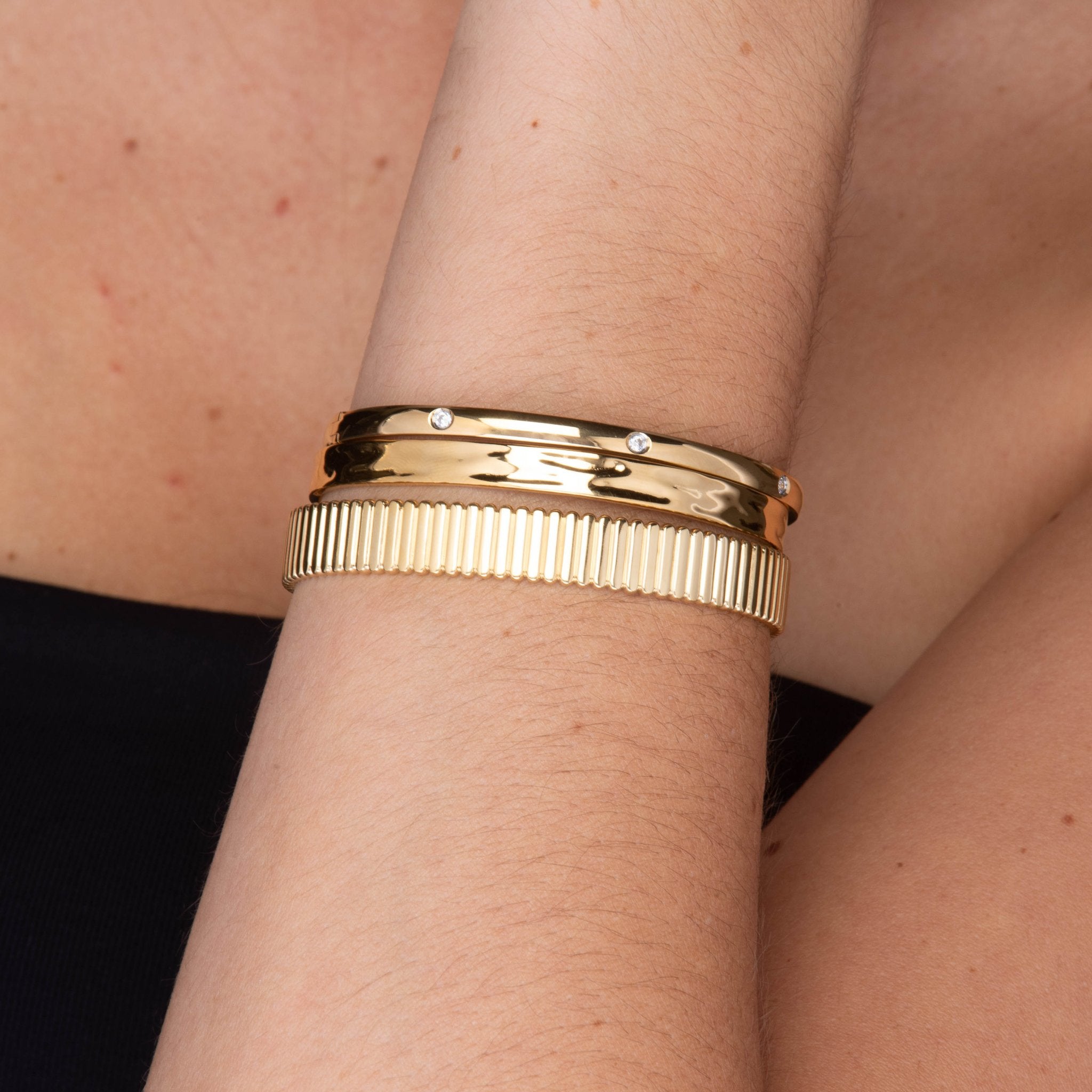 Classic Zirconia Hinged Bangle Bracelet - Camile & Stone