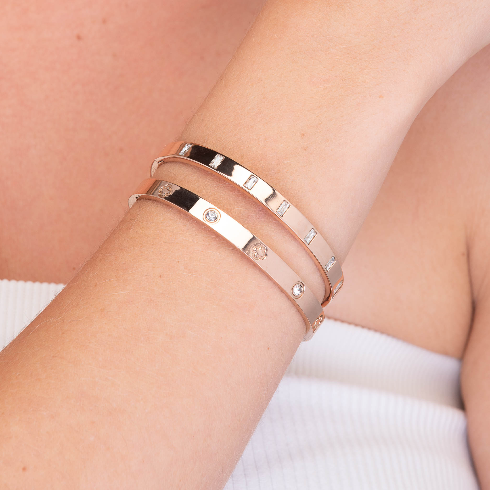 Clover Zirconia Hinged Bangle Bracelet - Camile & Stone