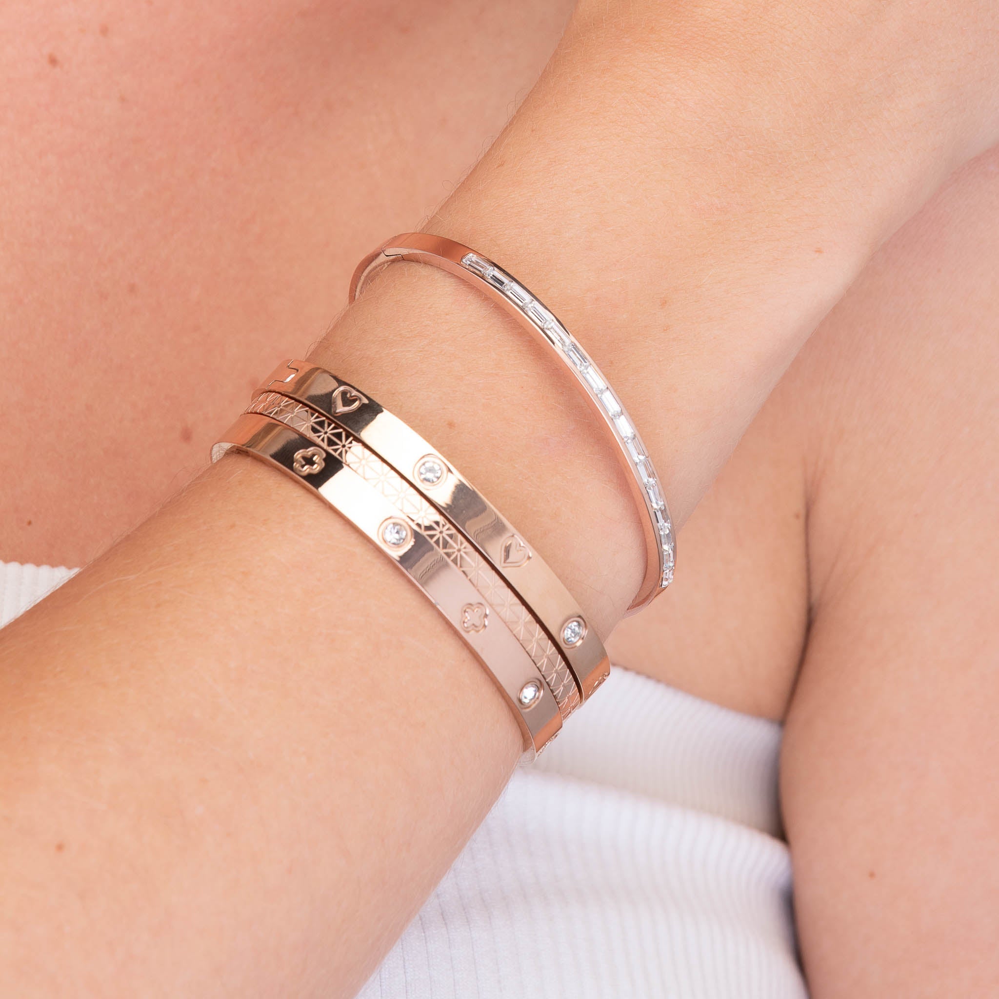 Clover Zirconia Hinged Bangle Bracelet - Camile & Stone
