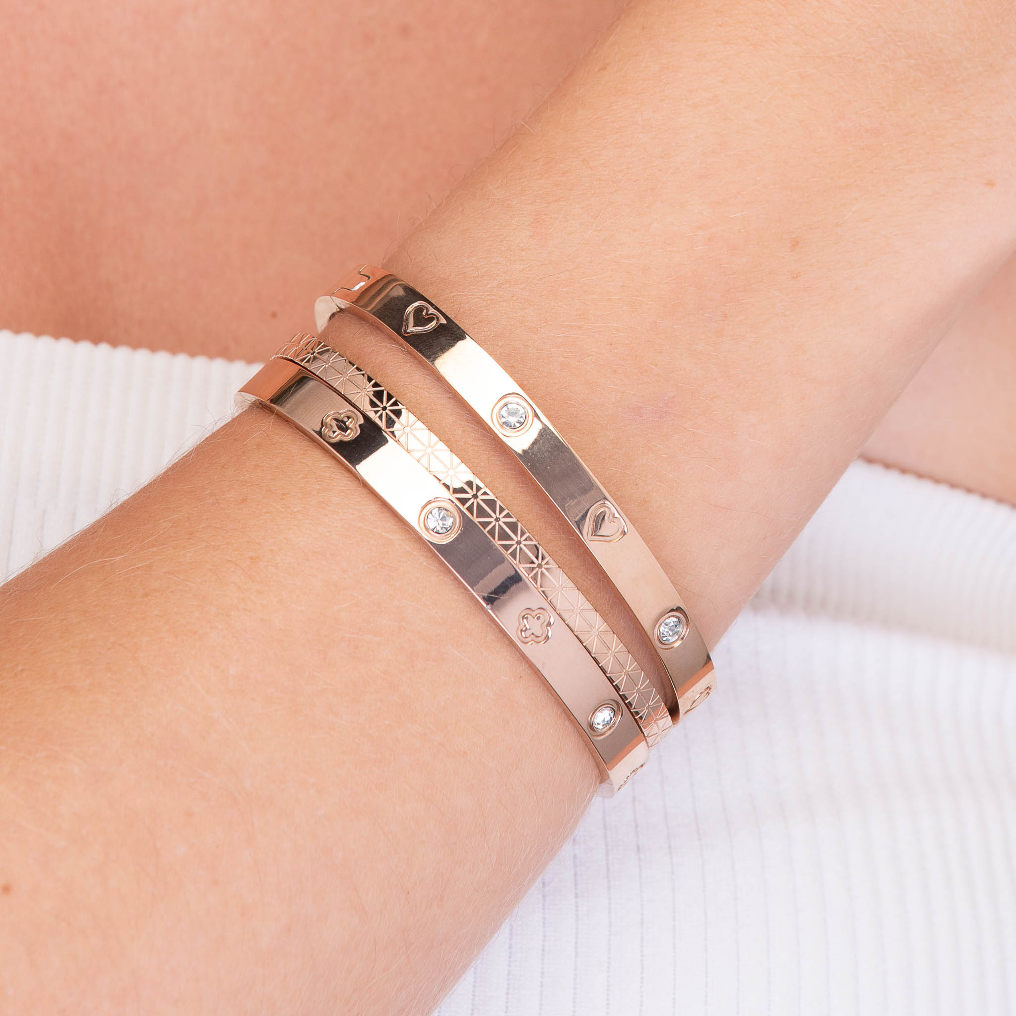 Clover Zirconia Hinged Bangle Bracelet - Camile & Stone