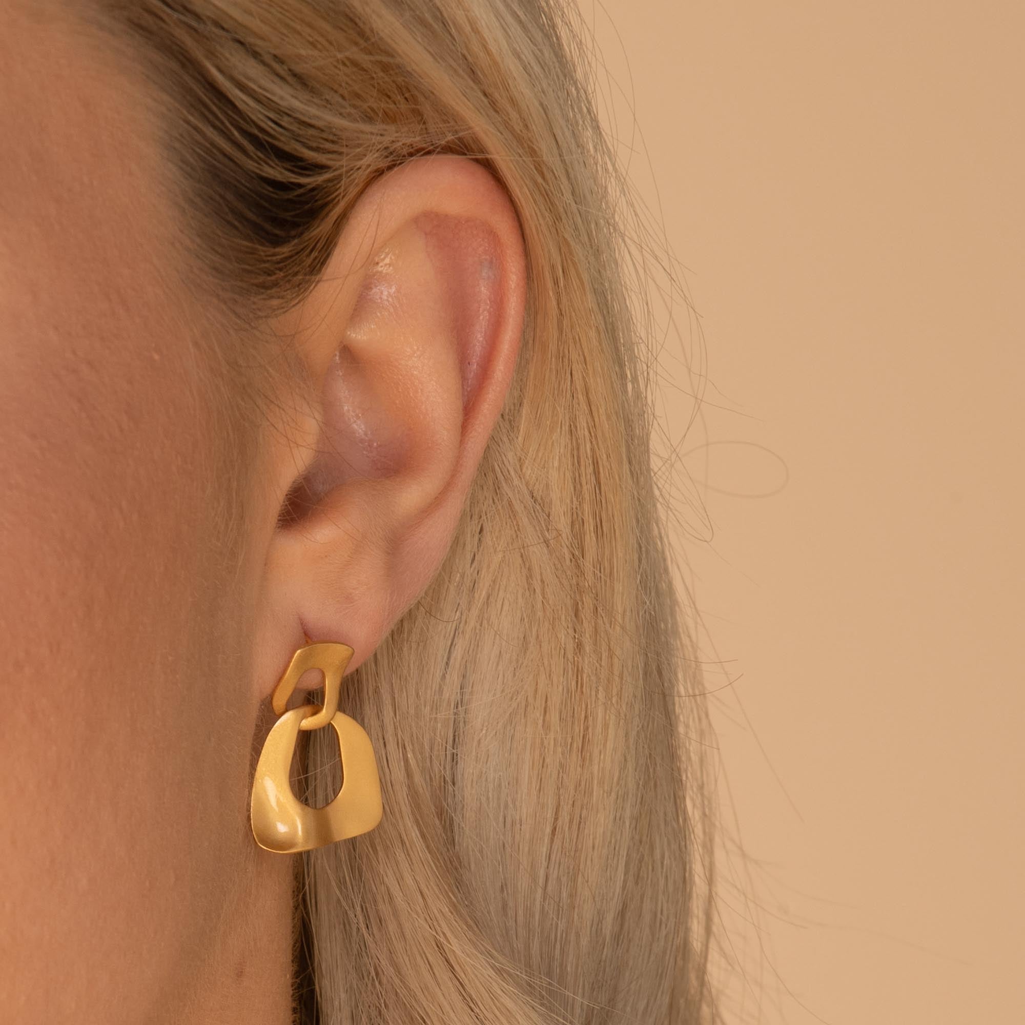 Link Statement Stud Earrings - Camile & Stone