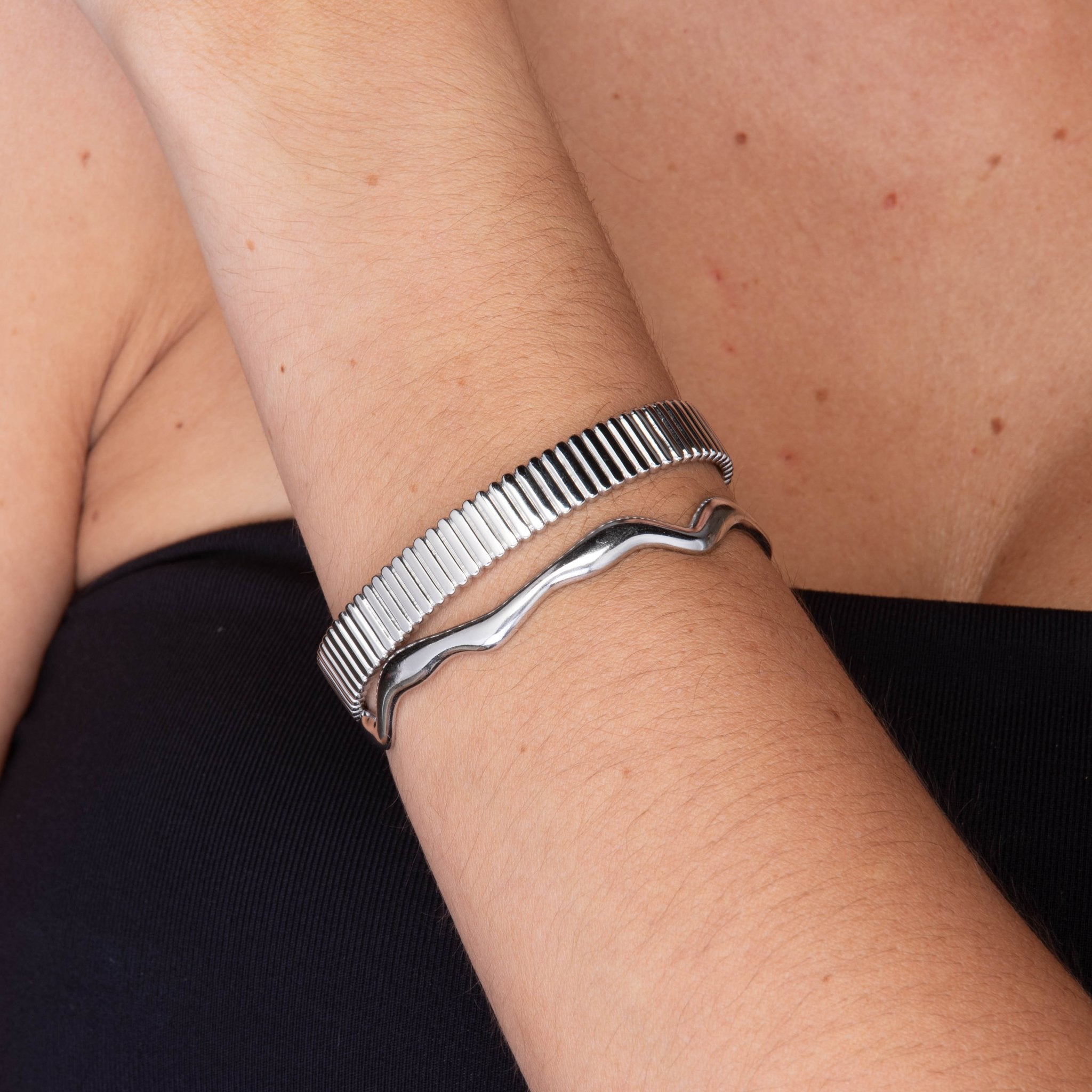Thick Ridges Cuff Bangle Bracelet - Camile & Stone