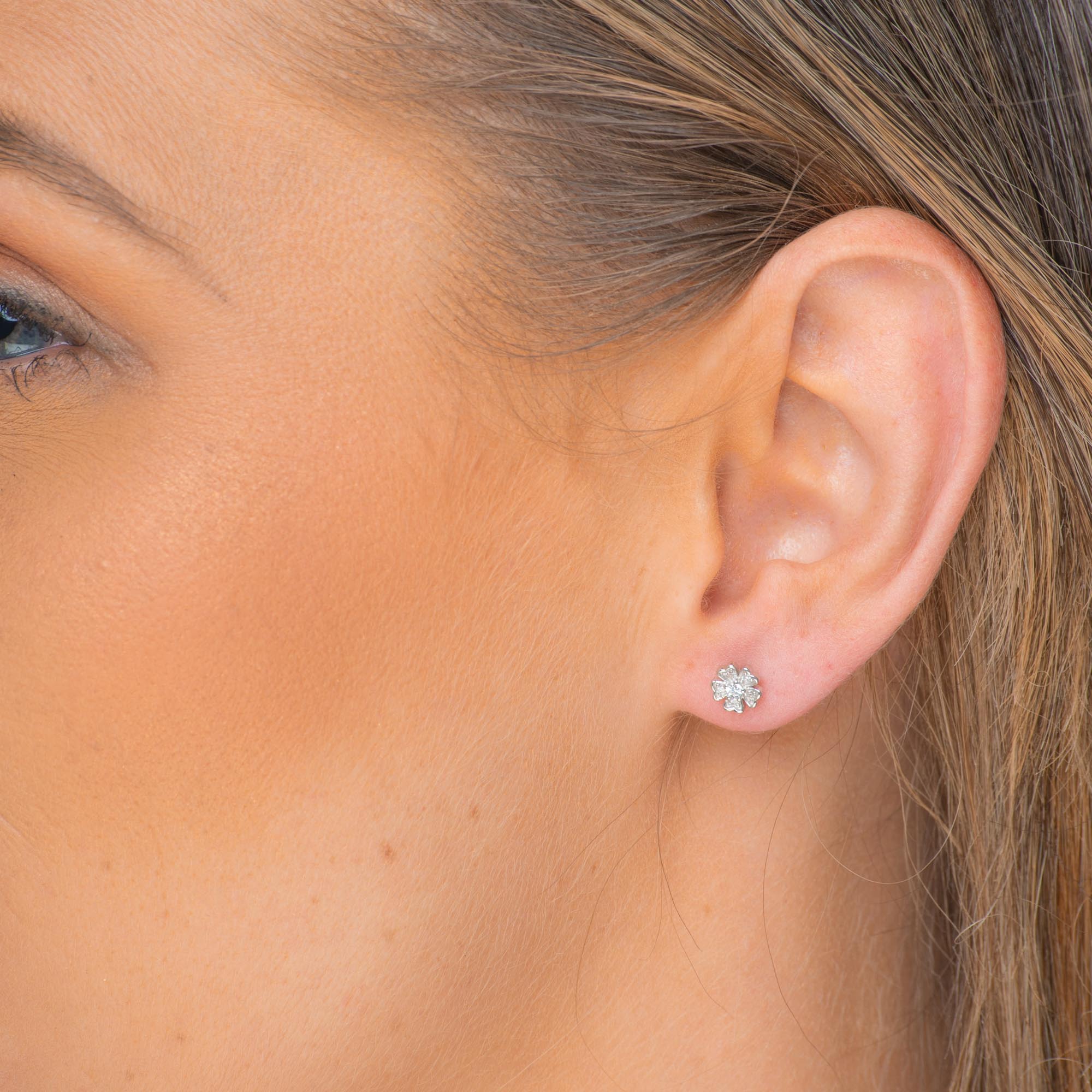 Fleur Sapphire Stud Earrings